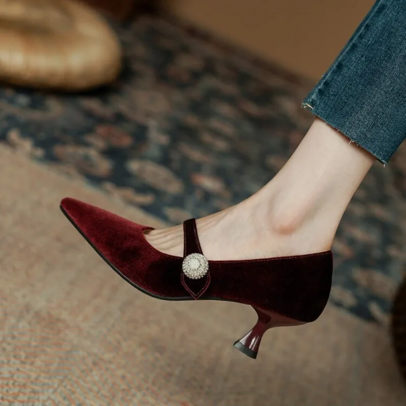 Czerwone szpilki Mary Jane z o – Womens Heels recenzja i cena